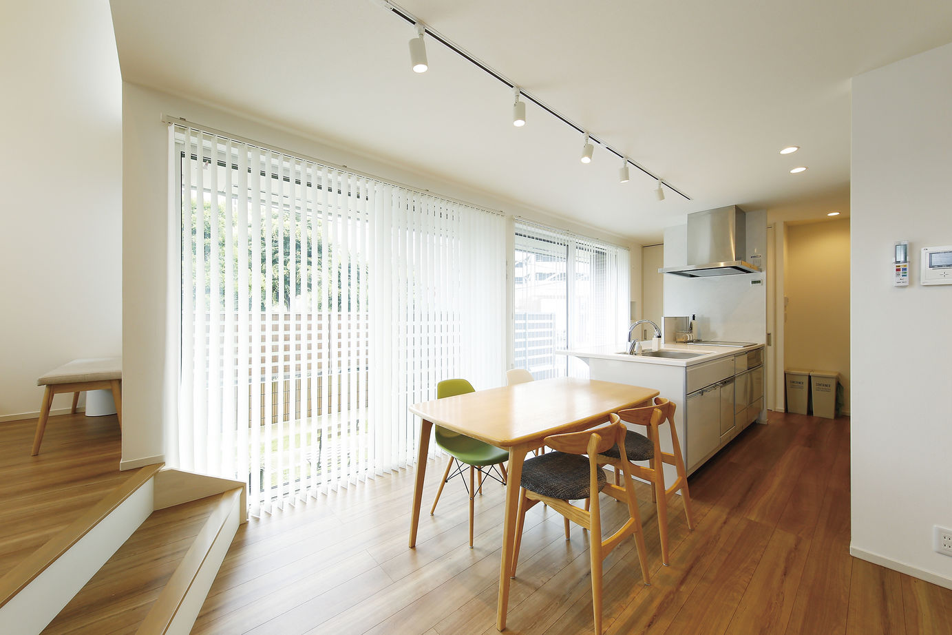 アキュラホーム（AQ Group） 【2000万円台/46坪/間取り図有】ステップ空間に広がりと変化を。家族がのびのび、幸せな団らんを育む住まいの建築実例画像5