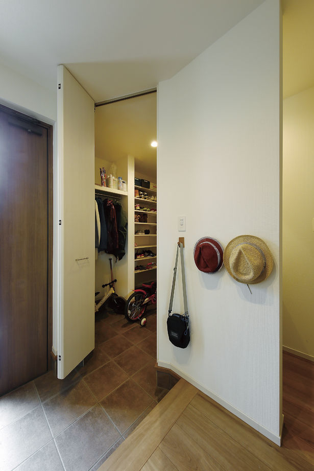 アキュラホーム（AQ Group） 【2000万円台/46坪/間取り図有】ステップ空間に広がりと変化を。家族がのびのび、幸せな団らんを育む住まいの建築実例画像7