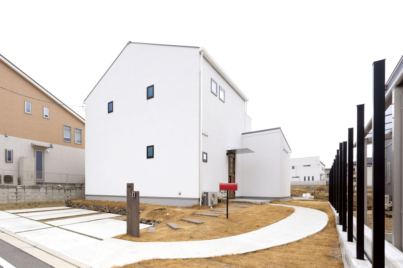 アキュラホーム（AQ Group） 【2000万円台/30.2坪/間取り図有】人が集まる開放的な土間リビング。確かな性能で大空間でも1年中快適にの建築実例画像9