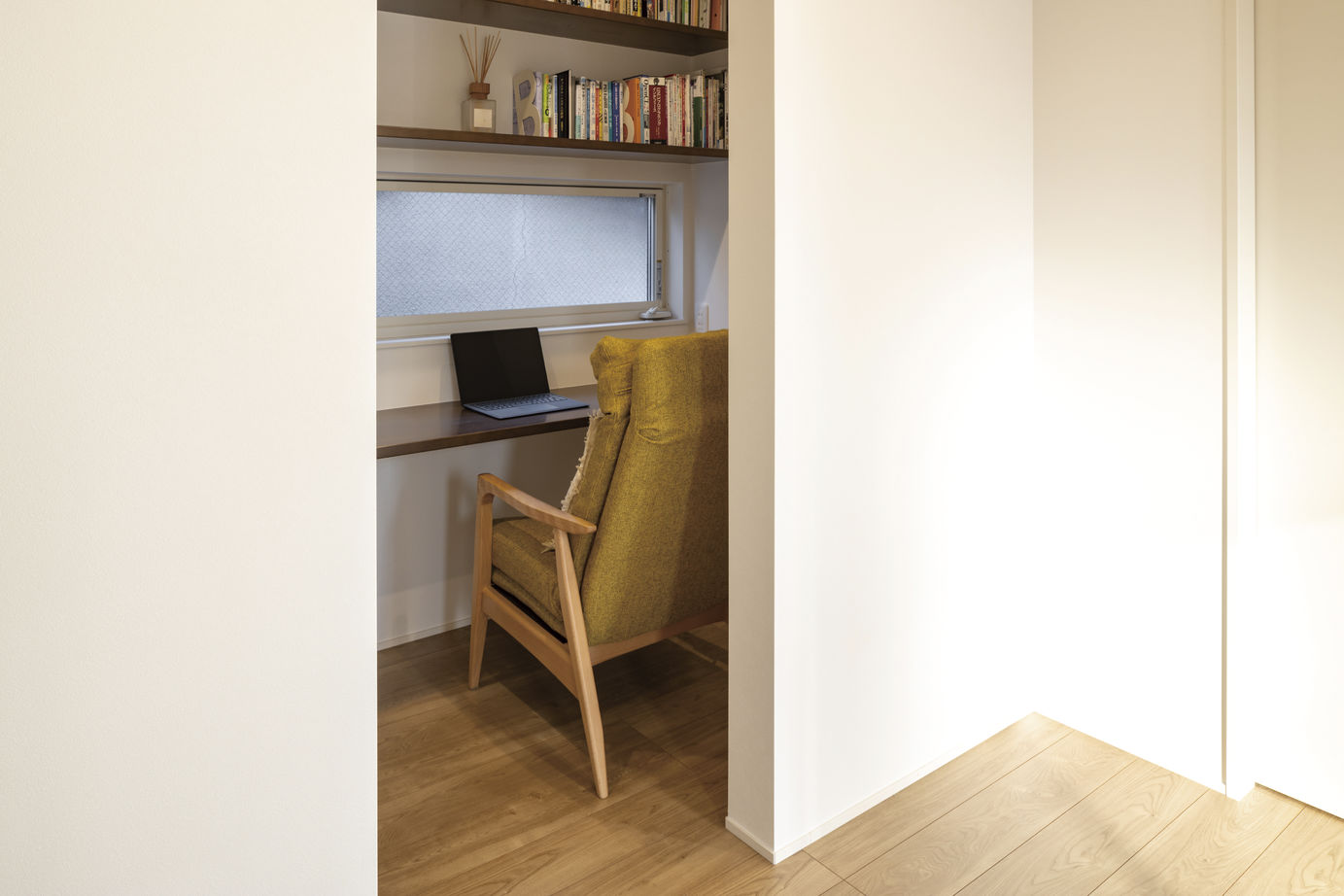 アキュラホーム（AQ Group） 【3000万円台/36.6坪/間取り有/3階】約23坪の敷地にビルトイン付き3階建て。吹き抜け＆スキップフロアの家の建築実例画像7