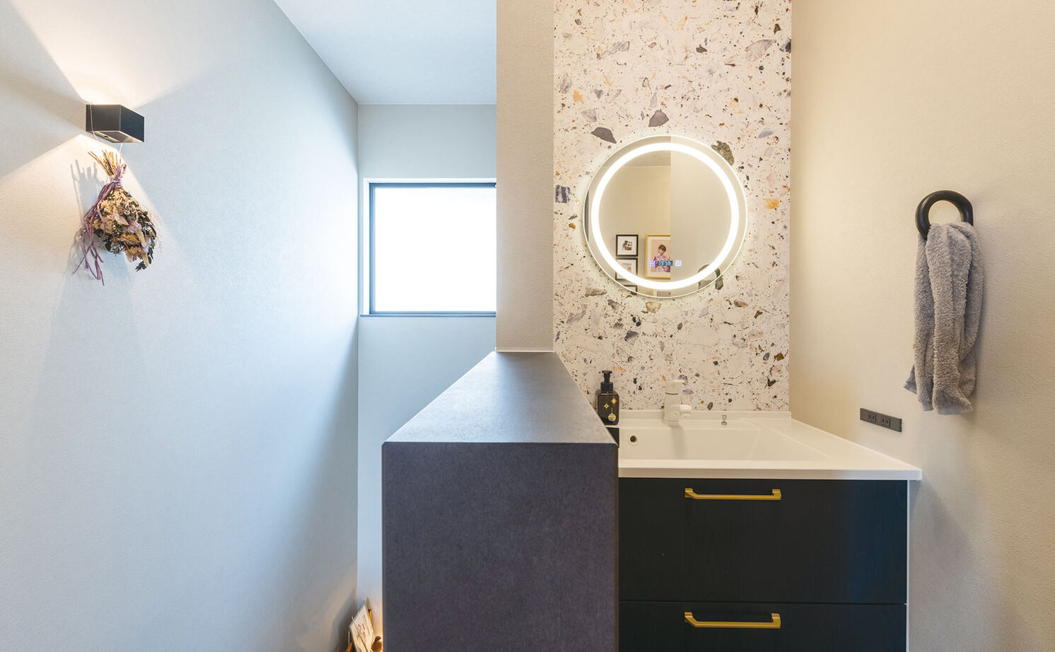 アキュラホーム（AQ Group） 34帖の圧倒的大空間！自然光をたっぷりと取り入れるLDKのお家の建築実例画像4