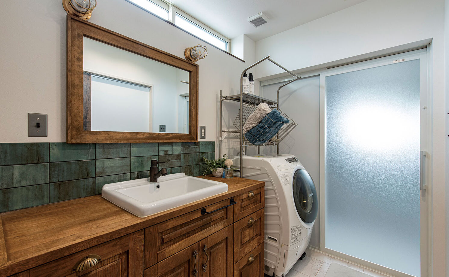 アキュラホーム（AQ Group） ウッドデッキと開放的な庭空間のある”海を感じる”リゾート＆カリフォルニアスタイルの家の建築実例画像3