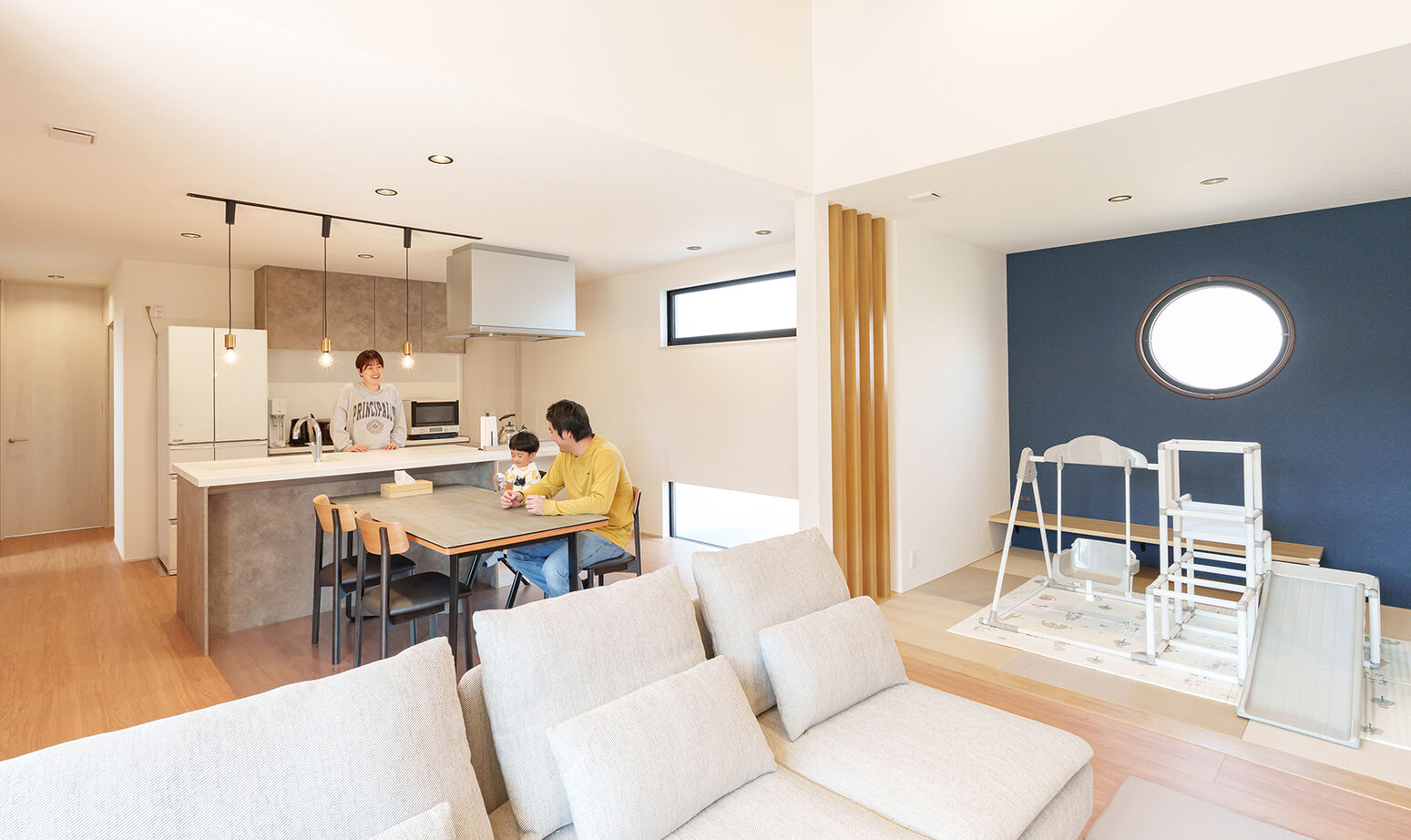 アキュラホーム（AQ Group） 家族の成長に寄り添う、光と収納に満ちた快適な平屋スタイルの建築実例画像2