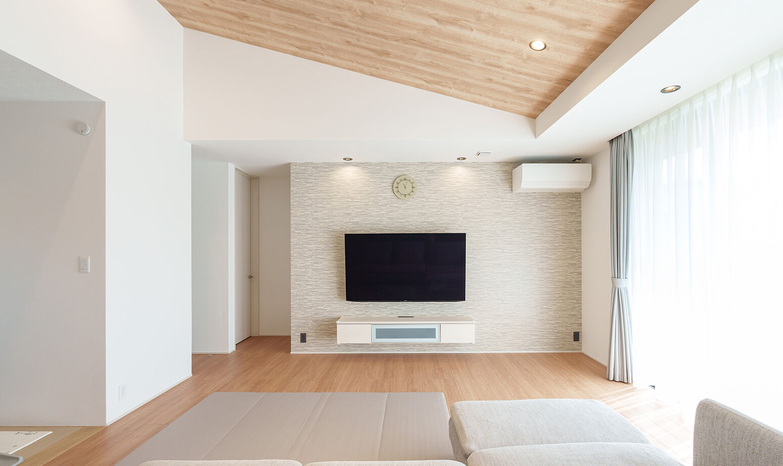 アキュラホーム（AQ Group） 家族の成長に寄り添う、光と収納に満ちた快適な平屋スタイルの建築実例画像3