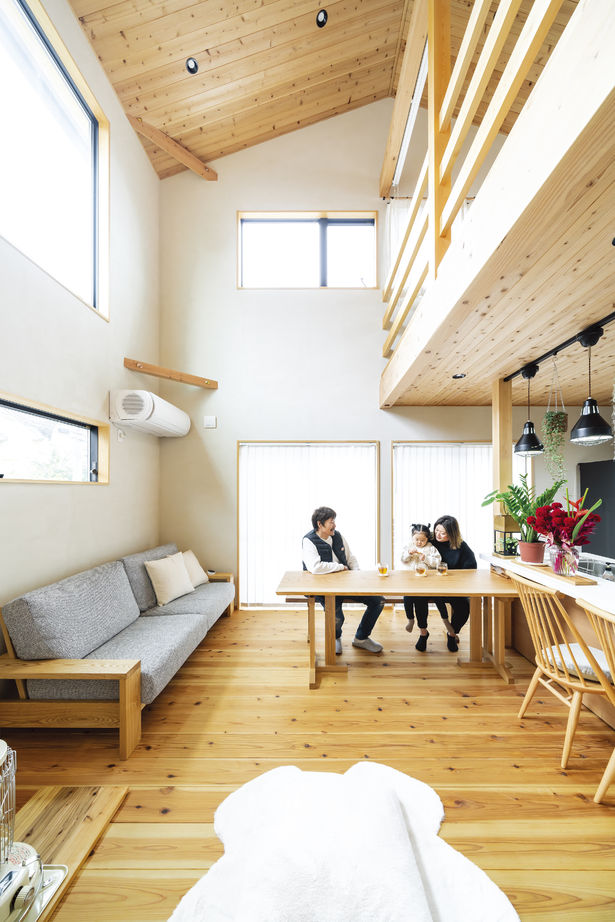 かみえ工務店 【1500万円～2000万円×無垢材】驚くほど開放的！木が香る自然素材をたっぷり使用した憩いの家の建築実例画像3