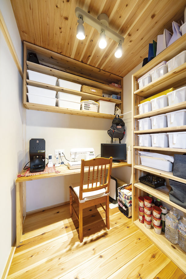 かみえ工務店 【1500万円～2000万円×無垢材】驚くほど開放的！木が香る自然素材をたっぷり使用した憩いの家の建築実例画像9