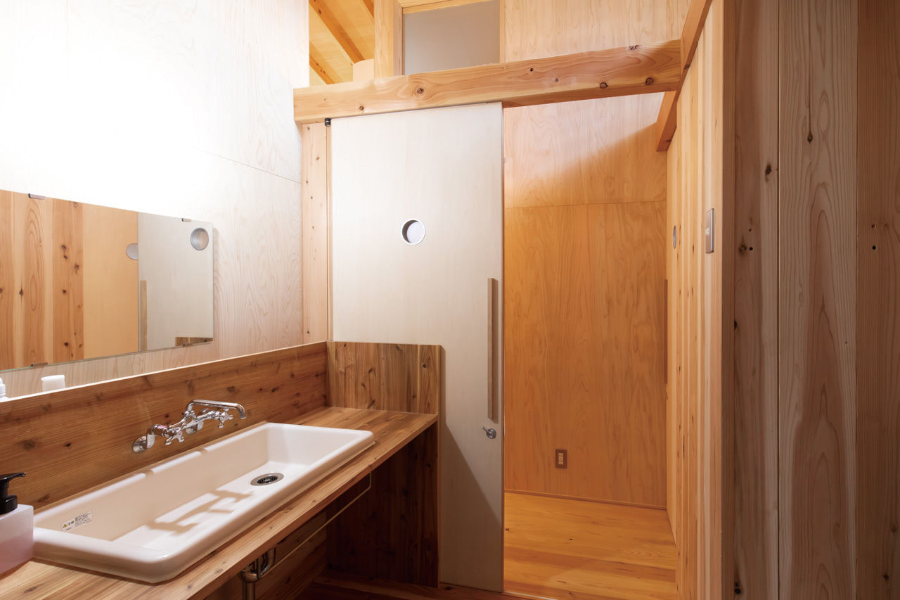 かみえ工務店 【1000万円台】無垢の味わいを存分に。建築家とコラボしたビルトインガレージのある平屋の建築実例画像8