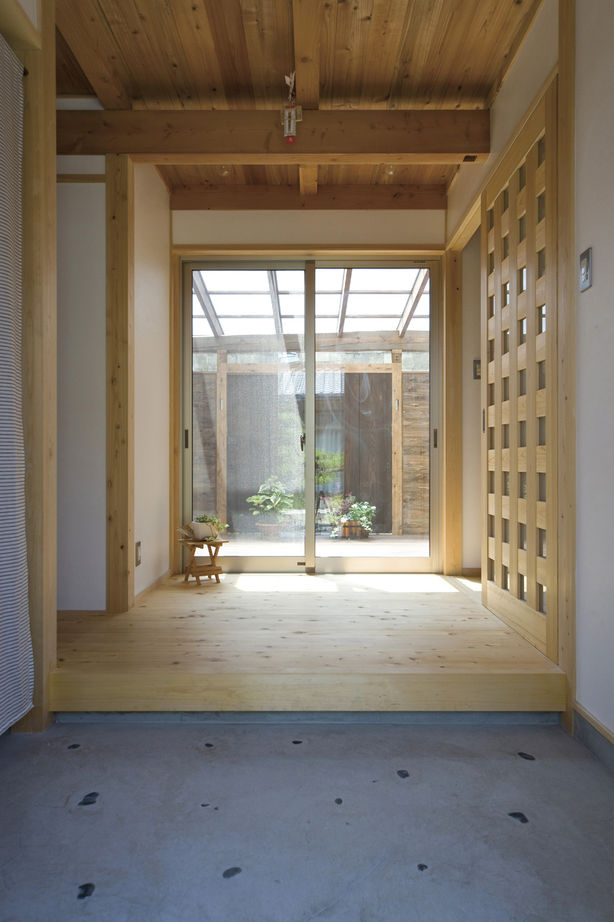 かみえ工務店 【2000万円台】大きな吹抜け、大きな窓から光がいっぱい。「空のある家」の建築実例画像8