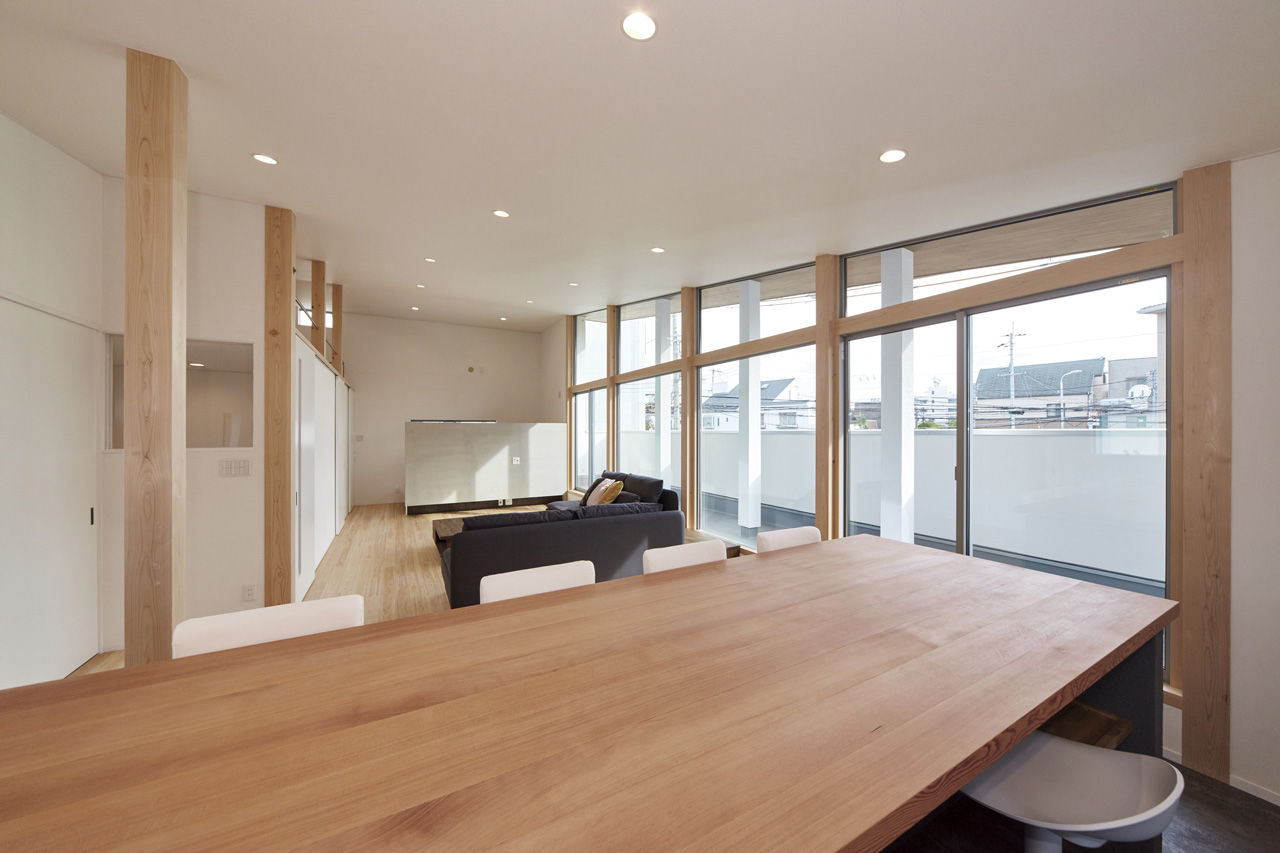 かみえ工務店 【2000万円台／大阪府岸和田市】２階に配置したLDKの壁一面ガラス張りは圧巻！スタイリッシュな「木の家」の建築実例画像5
