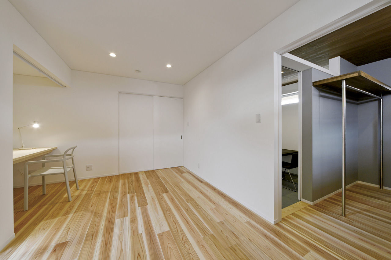 かみえ工務店 【2000万円台／大阪府岸和田市】２階に配置したLDKの壁一面ガラス張りは圧巻！スタイリッシュな「木の家」の建築実例画像7