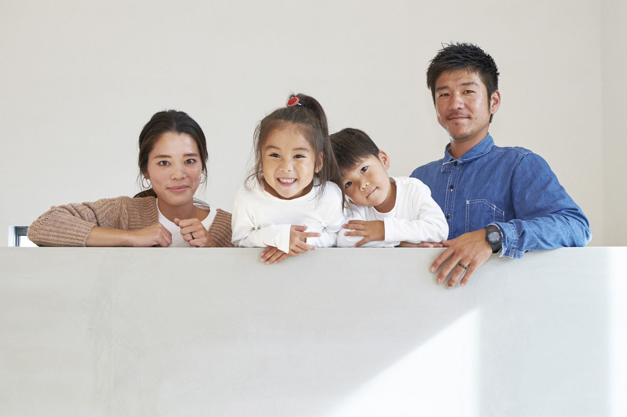 かみえ工務店 【2000万円台／大阪府岸和田市】２階に配置したLDKの壁一面ガラス張りは圧巻！スタイリッシュな「木の家」の建築実例画像9