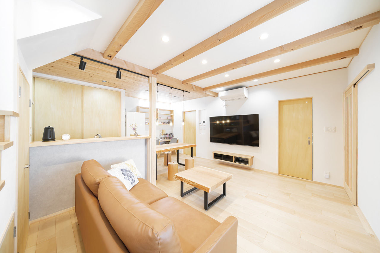 かみえ工務店 【1000万円台】無垢×アイアンコーデがオシャレ。洗濯動線が便利な２階セカンドリビングが新鮮の建築実例画像4