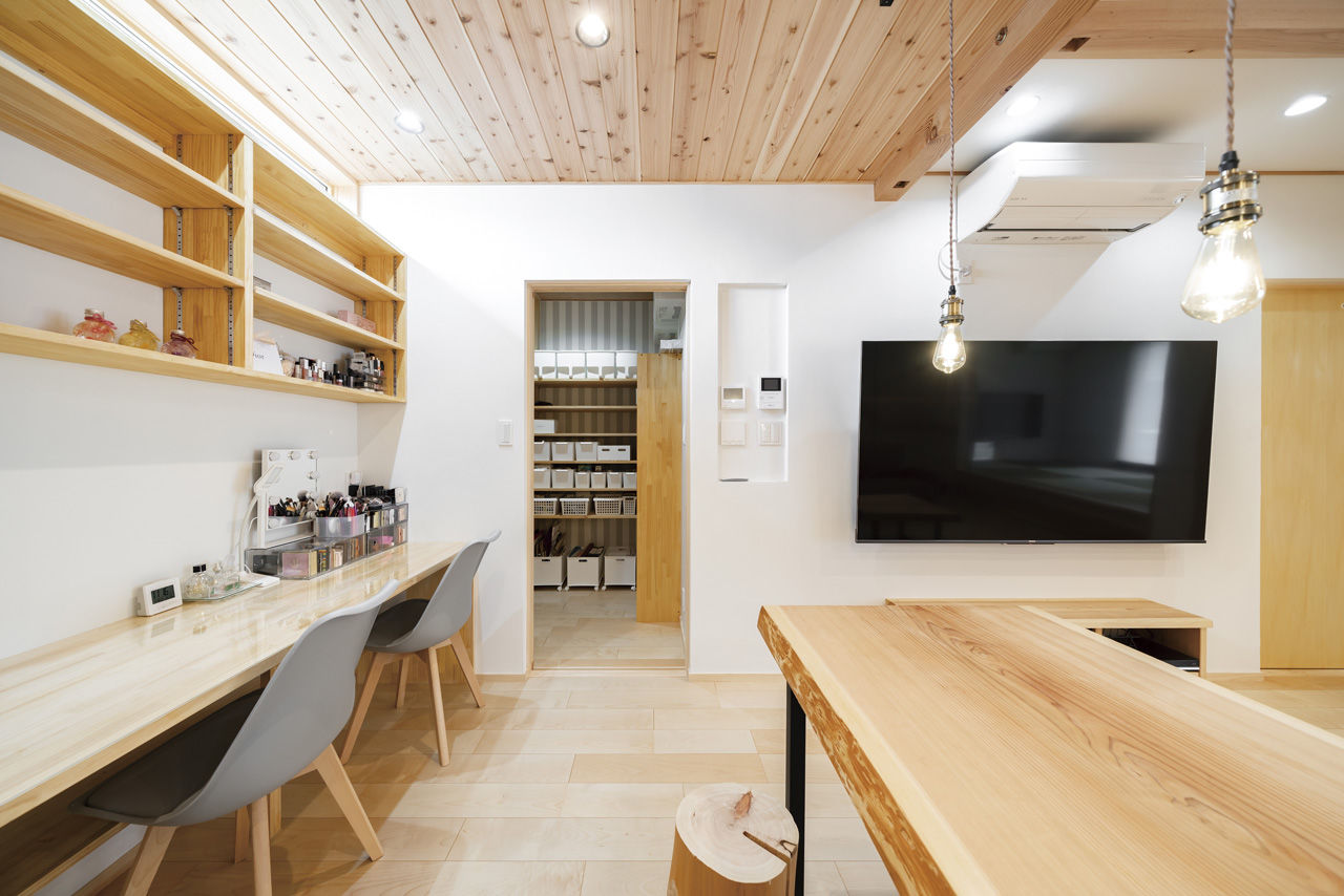 かみえ工務店 【1000万円台】無垢×アイアンコーデがオシャレ。洗濯動線が便利な２階セカンドリビングが新鮮の建築実例画像5