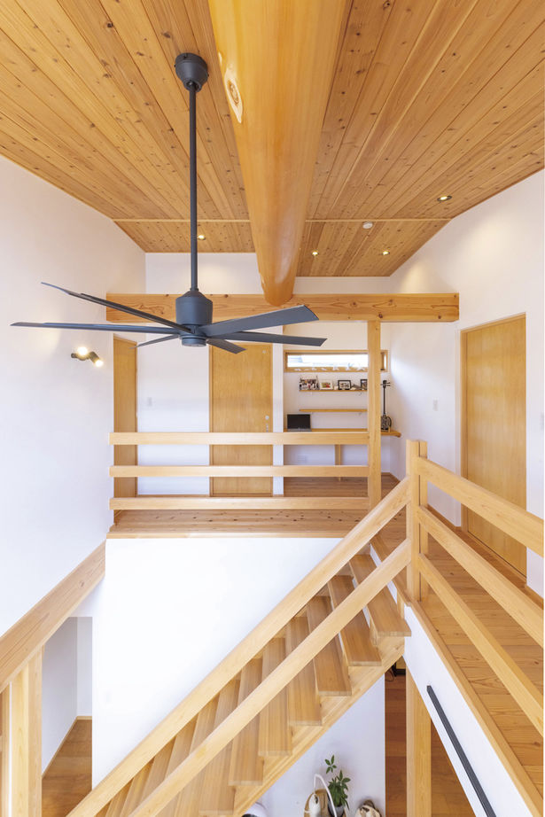 かみえ工務店 【1000万円台】タテにヨコに広がる「木の家」は、和を控えたナチュラルスタイルの建築実例画像7