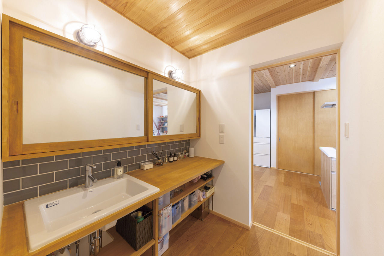 かみえ工務店 【1000万円台】タテにヨコに広がる「木の家」は、和を控えたナチュラルスタイルの建築実例画像8