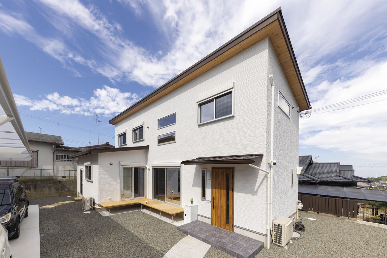 かみえ工務店 【2000万円台】縁側と吹抜けのある優しい空間。ランドリールームの洗濯動線がお気に入りの建築実例画像2