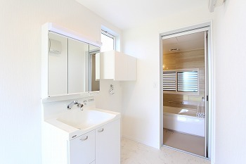 プラネットホーム すっきりスクエアデザインの外観と、ミッドセンチュリーテイストなインテリアが素敵なお家の建築実例画像6