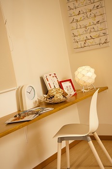 プラネットホーム 北欧風のポップな家具がマッチする可愛いお家の建築実例画像4