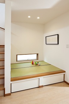 プラネットホーム 北欧風のポップな家具がマッチする可愛いお家の建築実例画像5