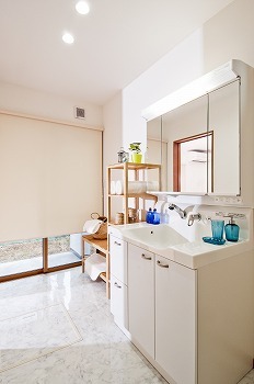 プラネットホーム 北欧風のポップな家具がマッチする可愛いお家の建築実例画像6