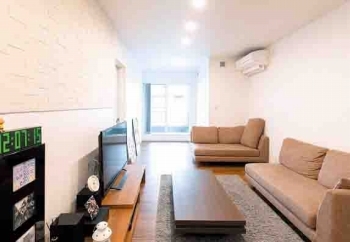 プラネットホーム 二世帯が快適に過ごせるインナーガレージ住宅の建築実例画像3