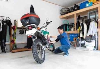 プラネットホーム 二世帯が快適に過ごせるインナーガレージ住宅の建築実例画像4