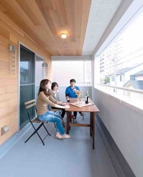 プラネットホーム 二世帯が快適に過ごせるインナーガレージ住宅の建築実例画像6