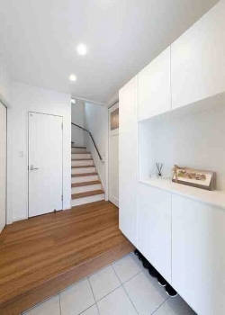 プラネットホーム 二世帯が快適に過ごせるインナーガレージ住宅の建築実例画像7