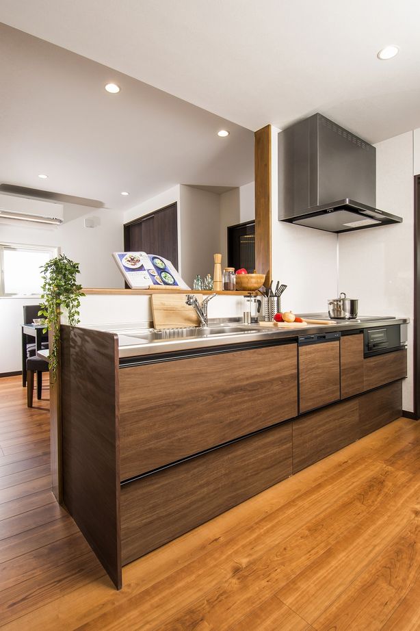 プラネットホーム 【本体価格1,755万円】シックな装いで統一された、上質さを感じる和モダンテイストの家の建築実例画像6