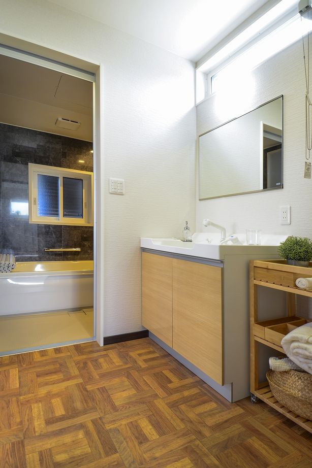 プラネットホーム 【本体価格1,755万円】シックな装いで統一された、上質さを感じる和モダンテイストの家の建築実例画像8