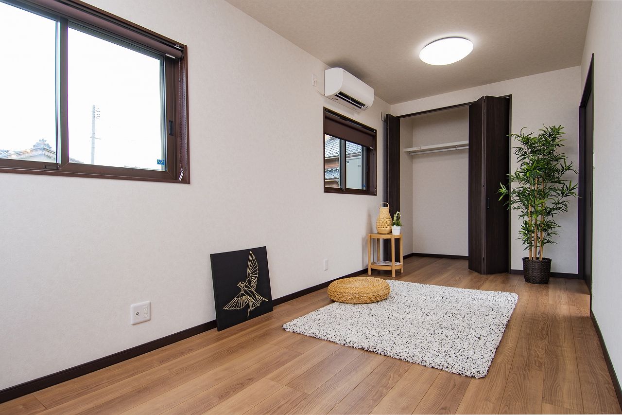 プラネットホーム 使い勝手が良い可変性のある間取りとシンプルなデザイン。長く安心して暮らせる和モダンスタイルの平屋の建築実例画像7