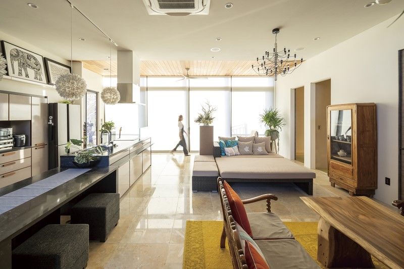 Azuma(吾妻建築店) 【平屋】圧巻の開口から差し込む光。美しさを形造るリゾートな平屋の建築実例画像2