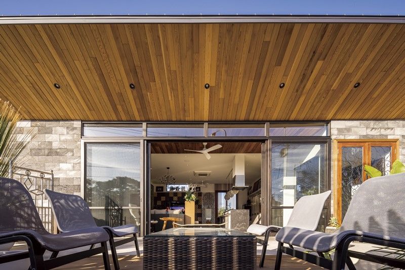 Azuma(吾妻建築店) 【平屋】圧巻の開口から差し込む光。美しさを形造るリゾートな平屋の建築実例画像8