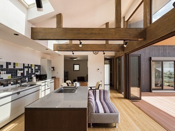 Azuma(吾妻建築店) 【2500万円～3000万円/37.5坪】大切に育てた野菜に注ぐ太陽　青空と庭を眺める特別な日常を感じる平屋の建築実例画像3