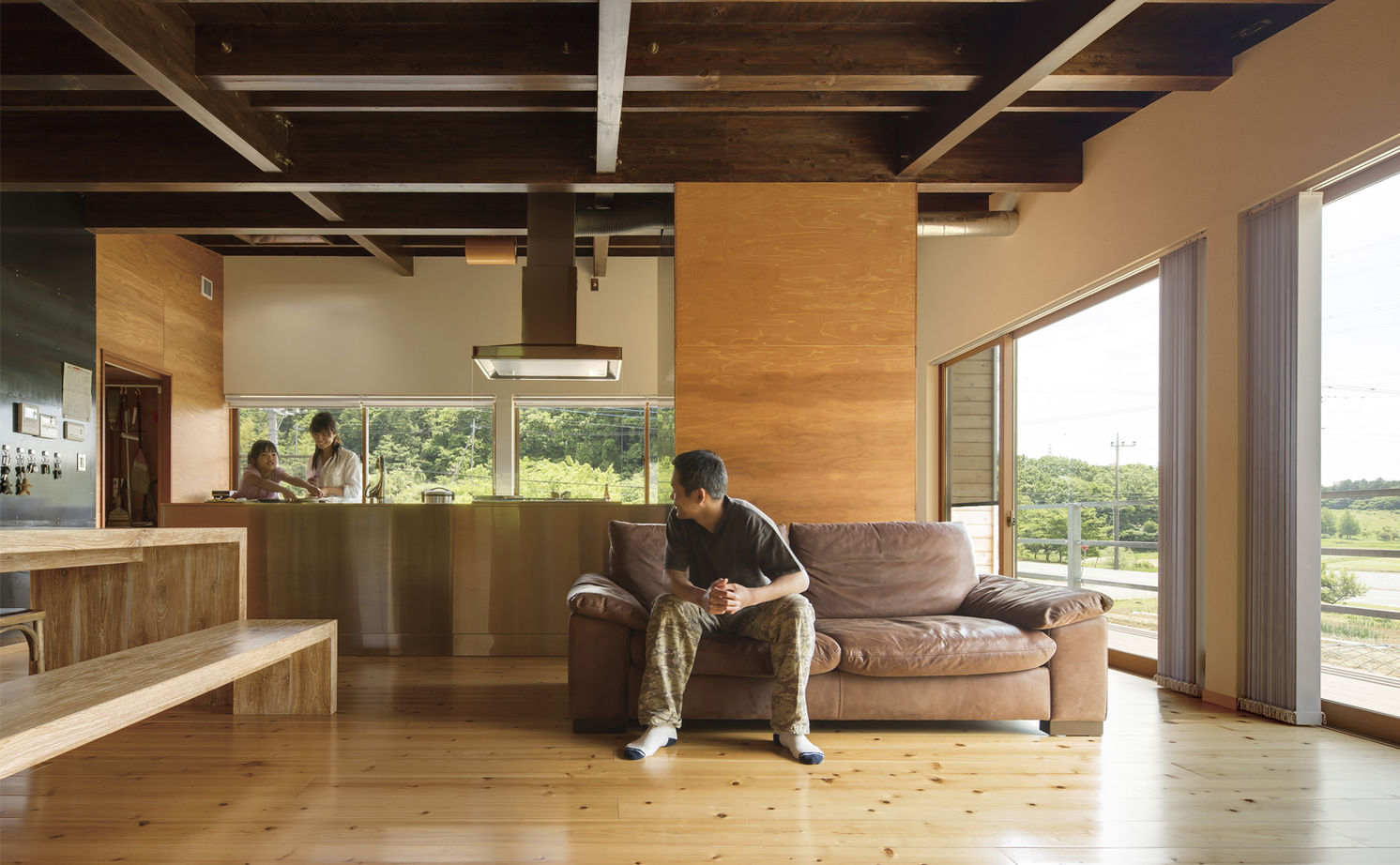 Azuma(吾妻建築店) 【3000万円～3500万円/59.4坪】美しく変化する素材を愉しみ、パノラマ絶景を日常にする家の建築実例画像3