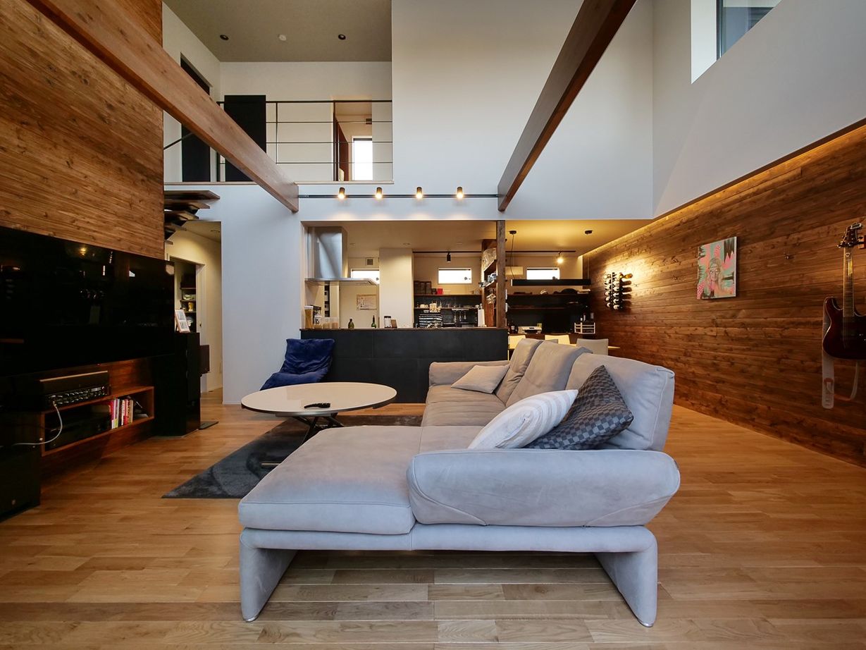 Azuma(吾妻建築店) 中庭、ガレージ、ワインセラー…と、暮らしが熟成されていく平屋+αの家の建築実例画像7