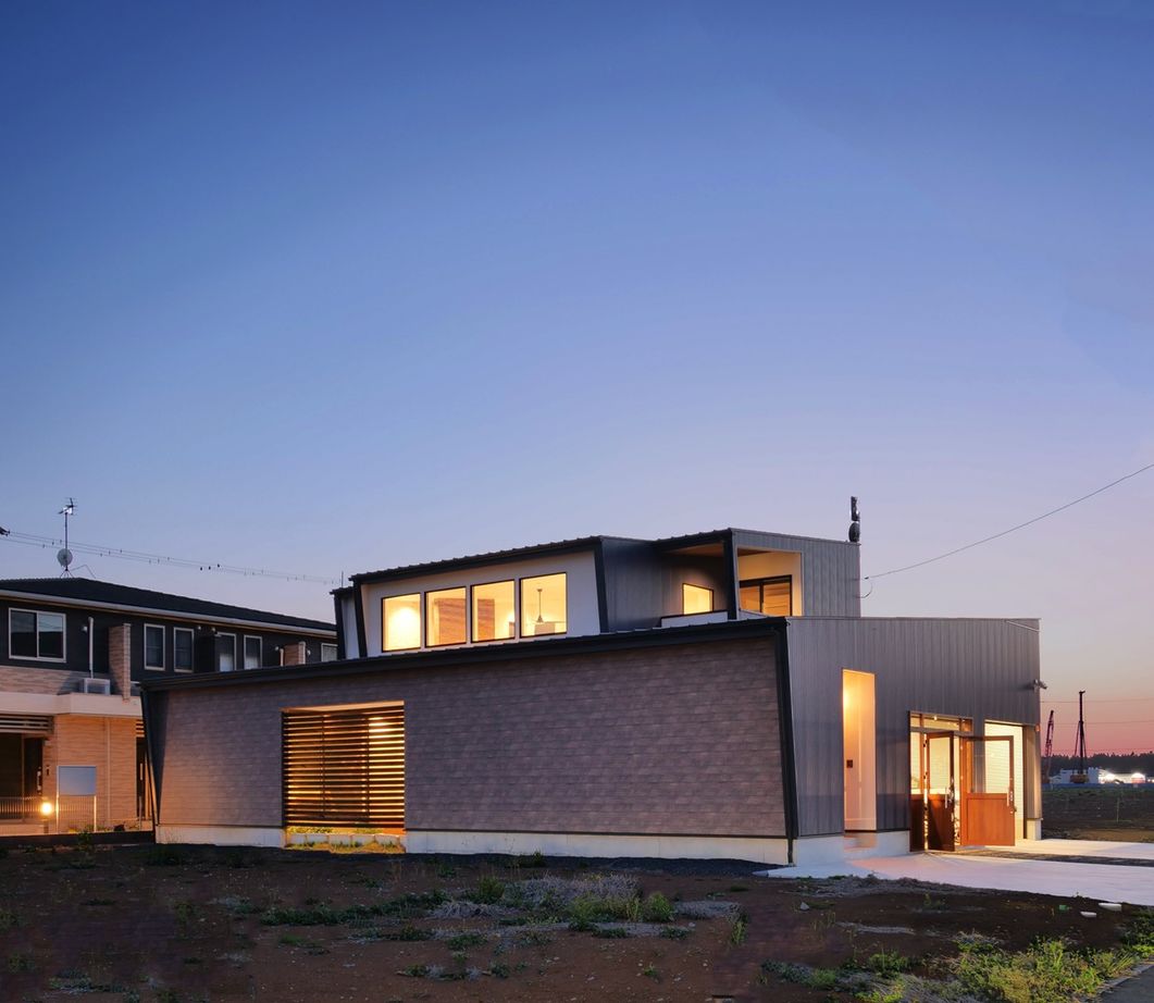 Azuma(吾妻建築店) 中庭、ガレージ、ワインセラー…と、暮らしが熟成されていく平屋+αの家の建築実例画像10