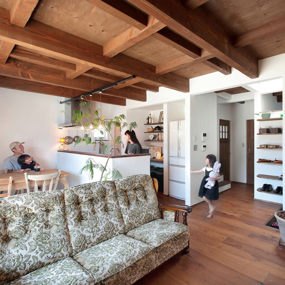 Azuma(吾妻建築店) 【4000万円～】そこにいるだけで落ち着けるアンティークな自然素材の家の建築実例画像2