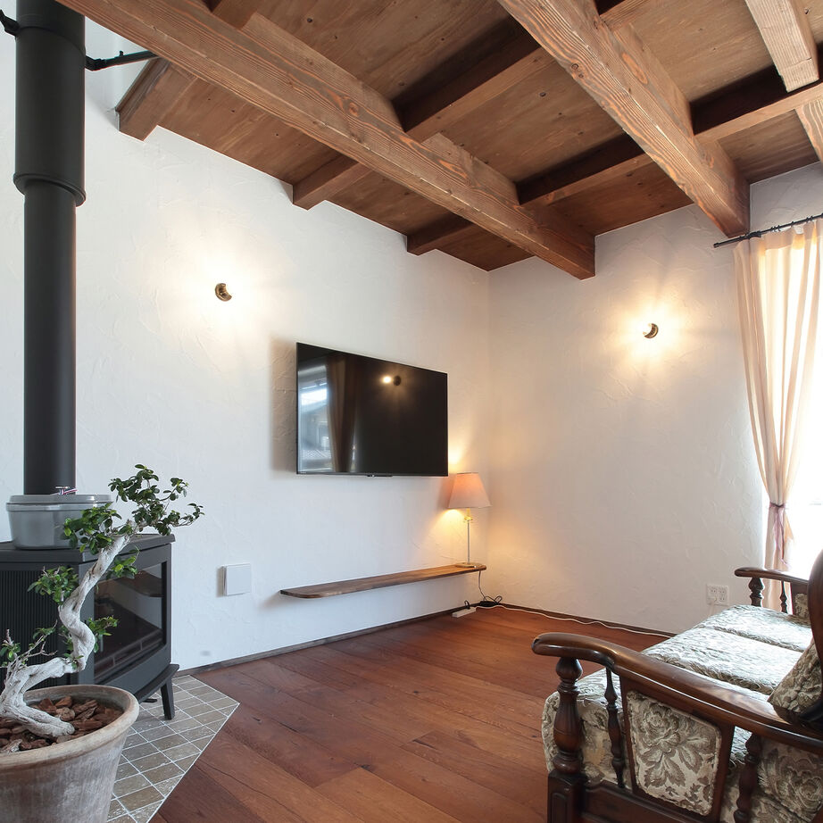 Azuma(吾妻建築店) 【4000万円～】そこにいるだけで落ち着けるアンティークな自然素材の家の建築実例画像3