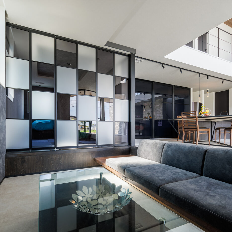 Azuma(吾妻建築店) 【4000万円～】風格漂う開放感が際立つモダンな邸宅の建築実例画像6