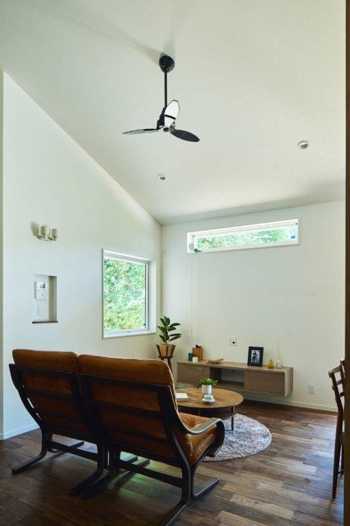 Tamada工房 【平屋風/1.5階建/家事動線/風通しのいい】人の導線と風の通りを考えたシンプルモダンな家の建築実例画像4