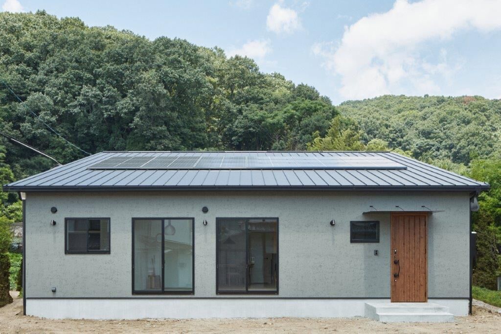 Tamada工房 【平屋/モノトーン×ナチュラル/30坪以下】ヌックがあるZEHハウスの平屋の建築実例画像3