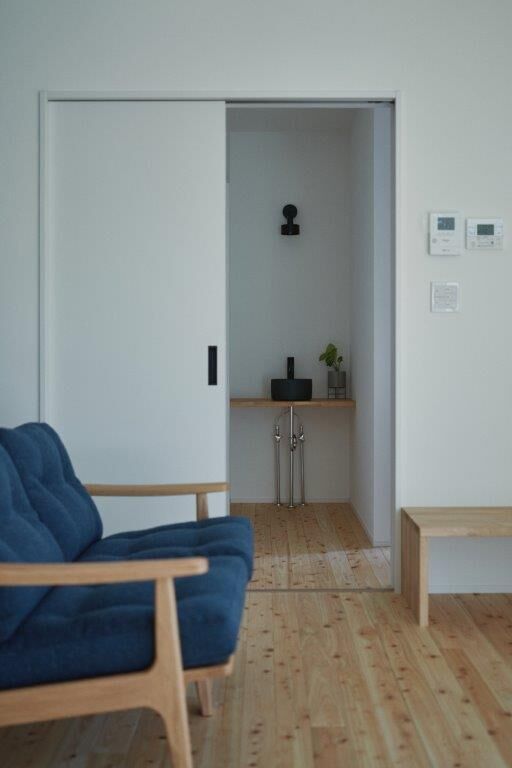 Tamada工房 【平屋/モノトーン×ナチュラル/30坪以下】ヌックがあるZEHハウスの平屋の建築実例画像6