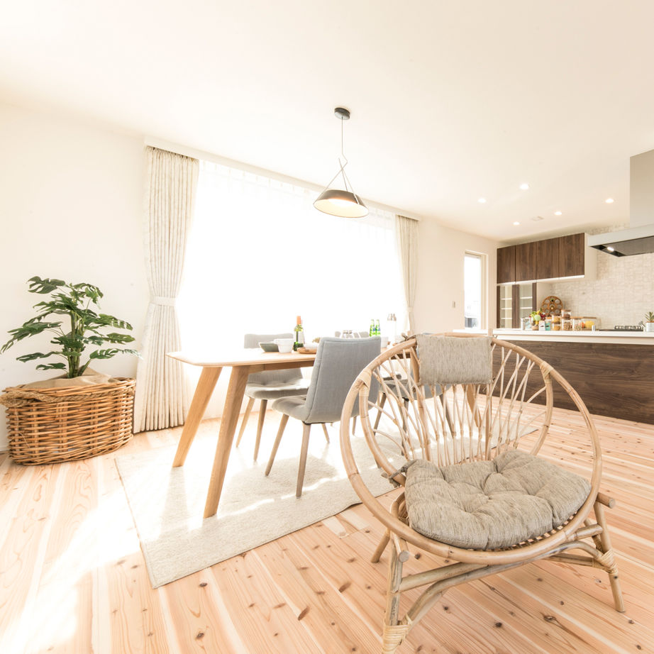 ゆめすみか（吉村一建設） 【兵庫県】ウッドデッキがふたつも！緑豊かな借景を活かした薪ストーブのある家の建築実例画像3