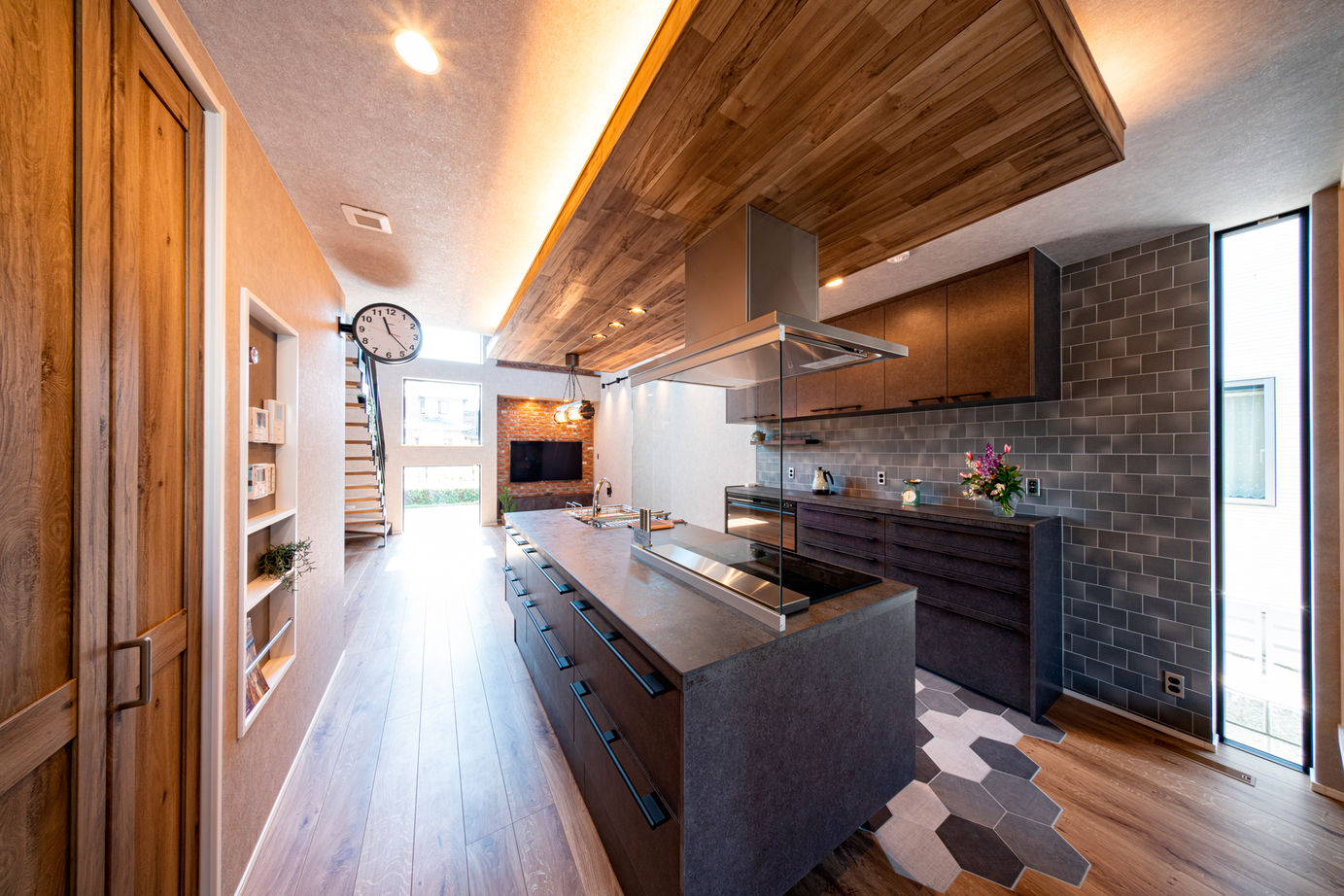 ゆめすみか（吉村一建設） 【4000万円台/兵庫県/間取り有】インダストリアルデザインと稲妻階段で男前風に、吹き抜け大空間の広がる家の建築実例画像3