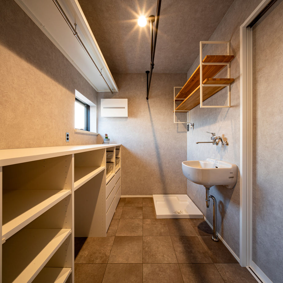 ゆめすみか（吉村一建設） 【4000万円台/兵庫県/間取り有】インダストリアルデザインと稲妻階段で男前風に、吹き抜け大空間の広がる家の建築実例画像4