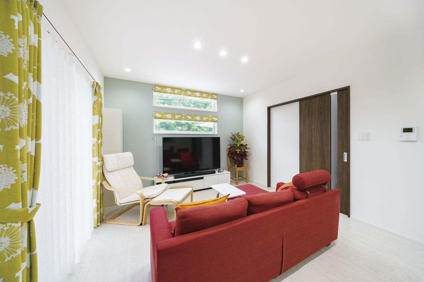 ゆめすみか（吉村一建設） 【大阪府・1500万円～1999万円】シャープなシンプルモダンの外観と北欧風の温かい住空間の建築実例画像3