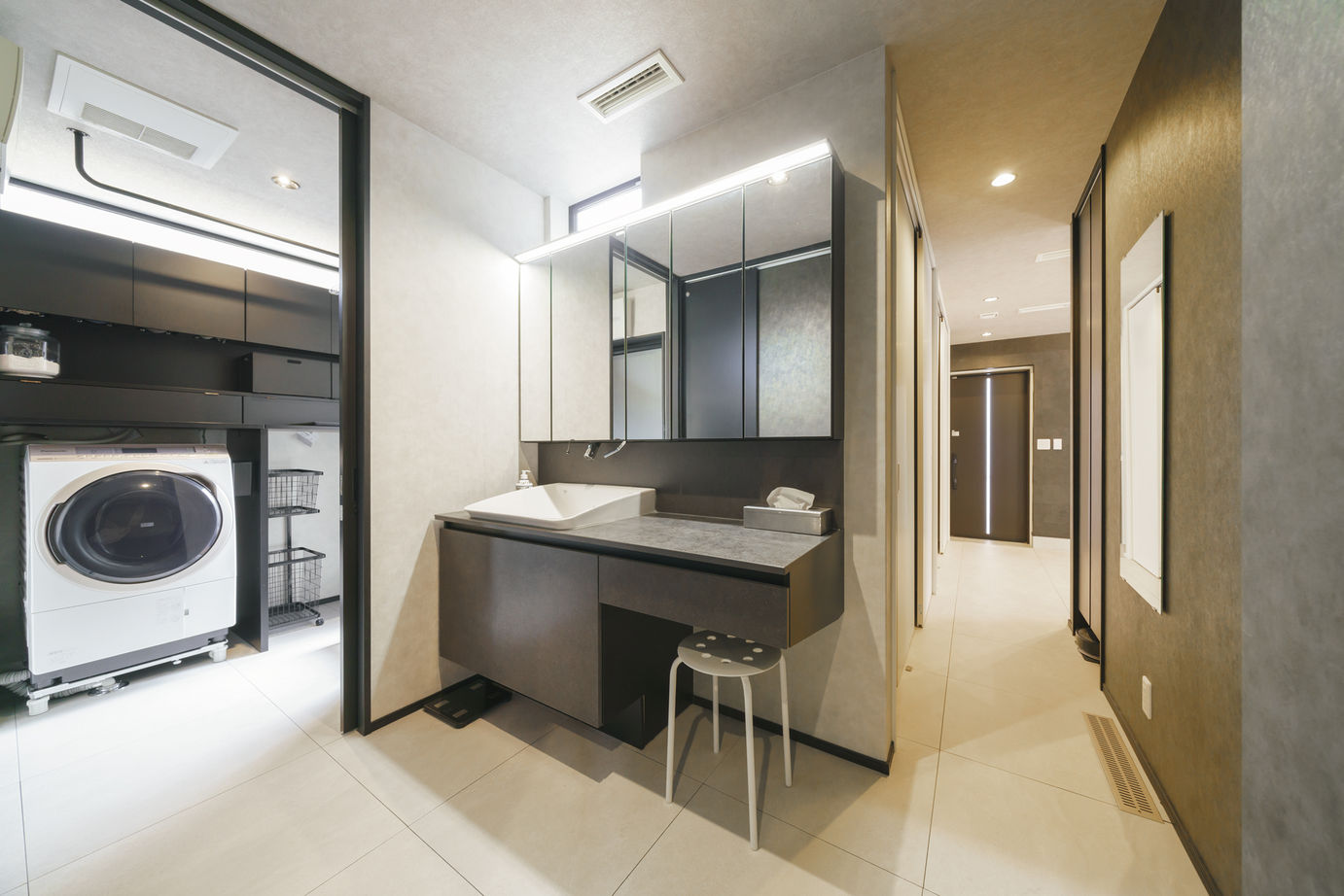 ゆめすみか（吉村一建設） 【3000万円台／大阪／豊中市／間取り有／全館空調】冬でもTシャツで心地いい！ホテルライクな家事ラクの家の建築実例画像5