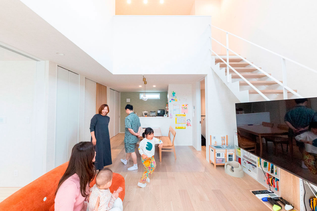 ゆめすみか（吉村一建設） 【2000万円台/大阪/間取り図有】鉄骨階段×吹抜けのある、明るい光に満ちた家族がのびのびと暮らす家の建築実例画像2