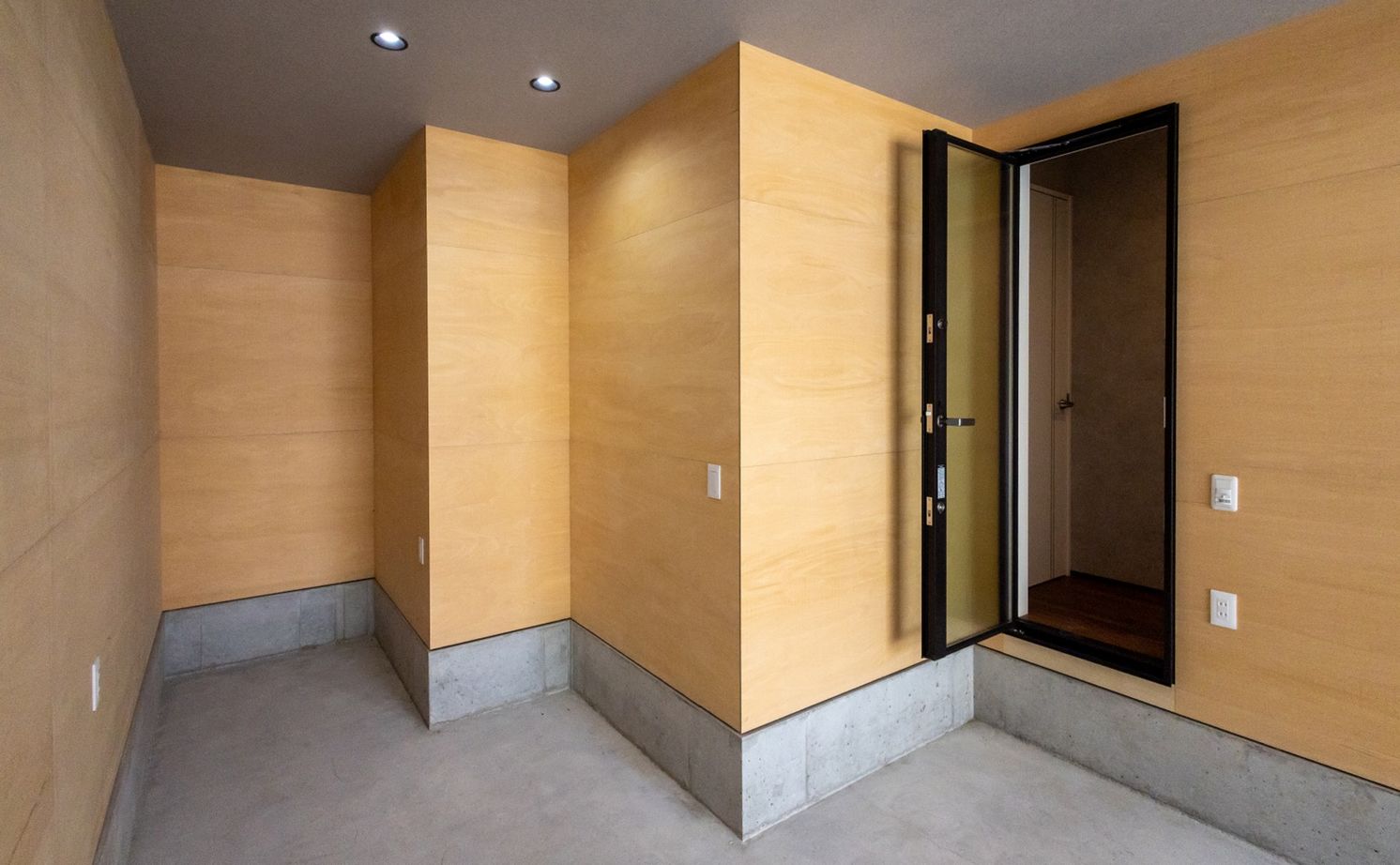 本間工務店 【松戸市/1000万円台/狭小地/2階リビング】敷地を無駄なく活用したビルトインガレージのある住まいの建築実例画像2